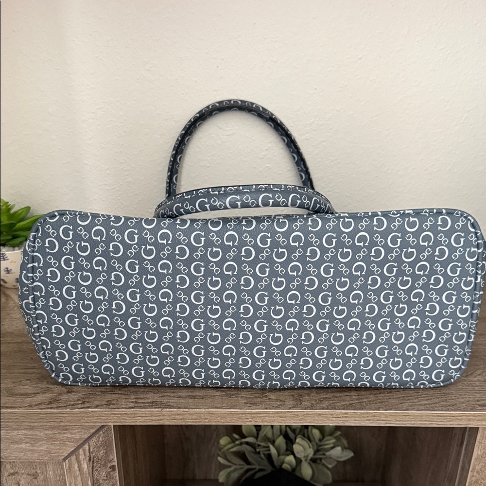 GUESS Gray Patterned Satchel - Picture 8 of 8
